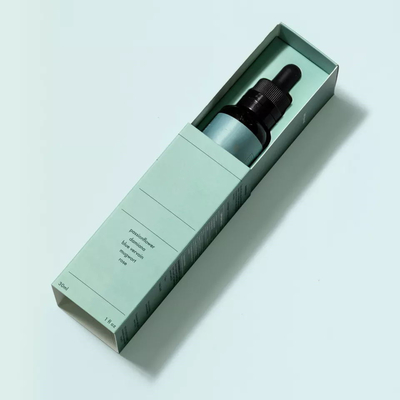 Serum de ácido hialurónico para la corrección de manchas oscuras y la reducción de arrugas